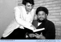 دکتر صادق طباطبایی در کنار شهید صدر