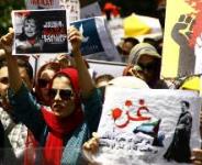 تصاویر امام موسی صدر در دست راهپیمایان تظاهرات روز قدس 